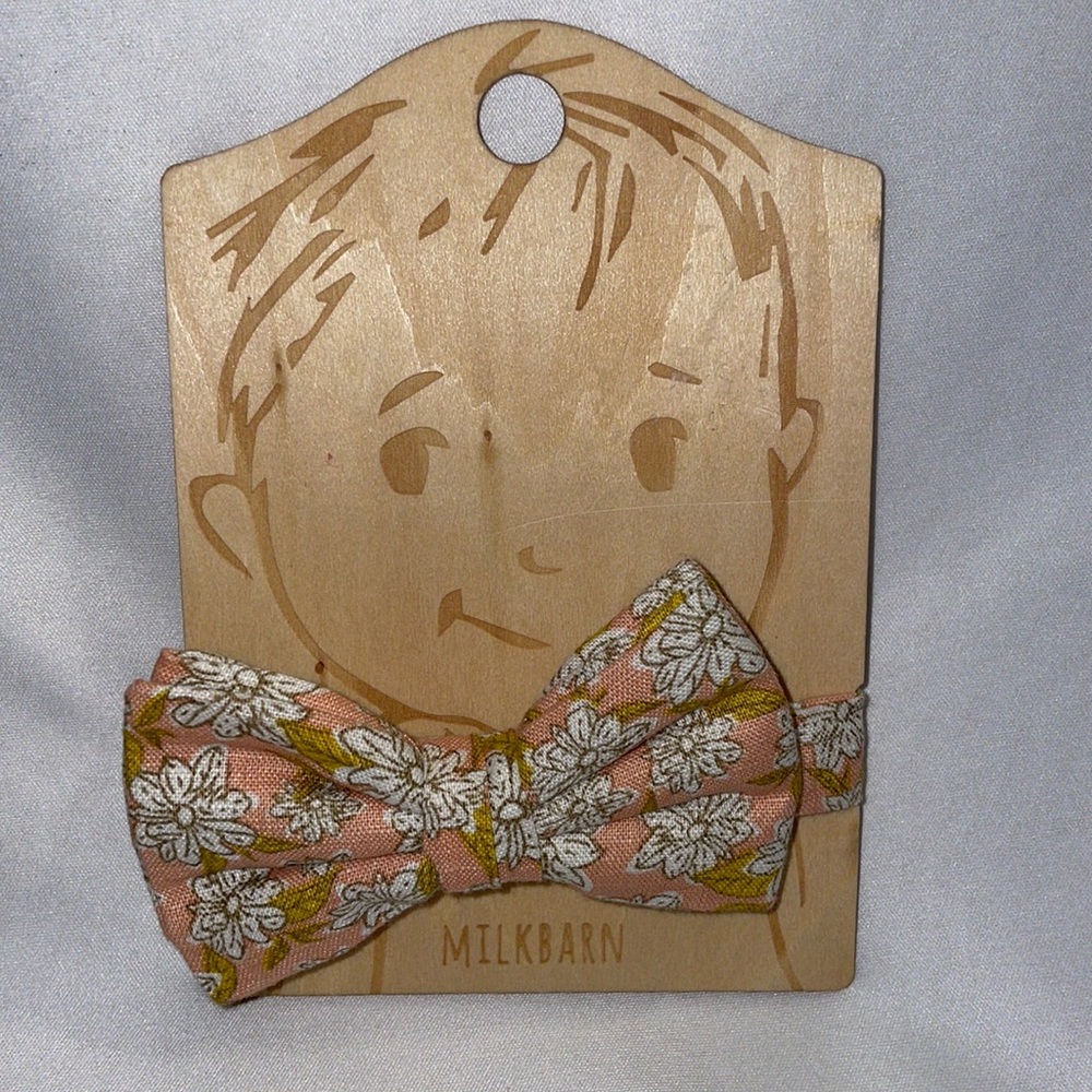 MilkBarn Floral Bow Tie